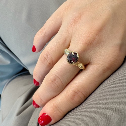14 Ayar Altın Kırmızı Taşlı Sarılan El Yüzük - CNG Jewels (1)