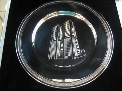 Kurumsal Gümüş Hediyeler ve Plaketler: Anlamlı ve Kalıcı Seçenekler