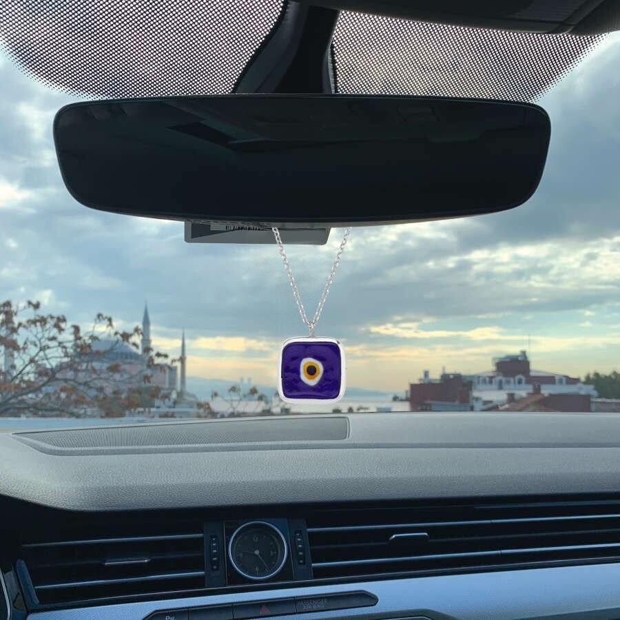 Yeni Araba Alanlara Ne Hediye Alınır? Anlamlı ve Kalıcı Öneriler