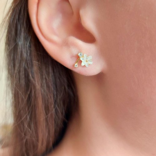 Beyaz Çiçekli Gold Gümüş Kadın Küpe - CNG Jewels