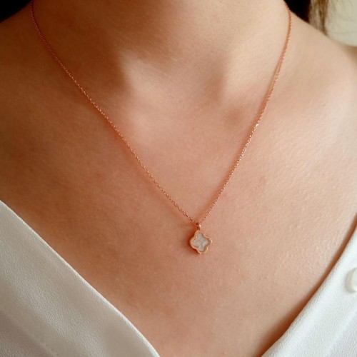 Beyaz Minimal Dört Yaprak Yonca Gümüş Bayan Kolye - CNG Jewels