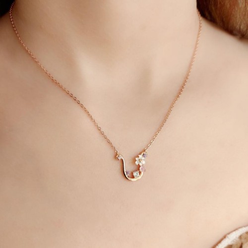 Çiçekli U Harfi Gümüş Bayan Kolye - CNG Jewels