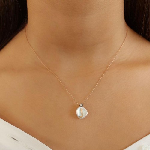 Doğal İnci Üzeri J Harfi Gümüş Bayan Kolye - CNG Jewels (1)