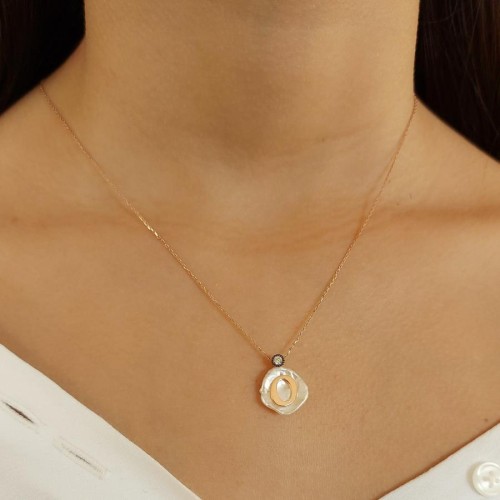 Doğal İnci Üzeri O Harfi Gümüş Bayan Kolye - CNG Jewels (1)