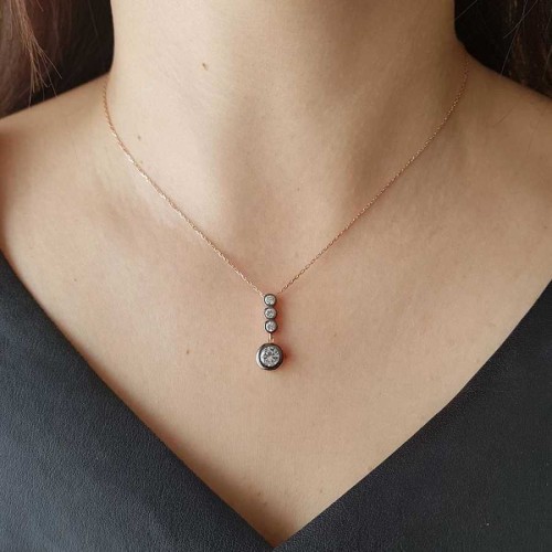 Elmas Modeli Taşlı Gümüş Bayan Kolye - CNG Jewels