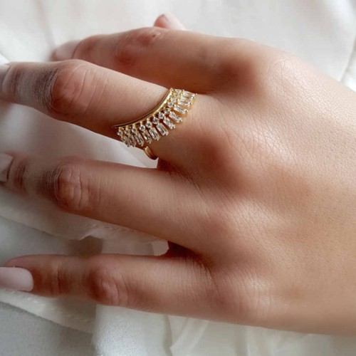Modern Tasarım Baget Taşlı Gold Gümüş Bayan Yüzük - CNG Jewels