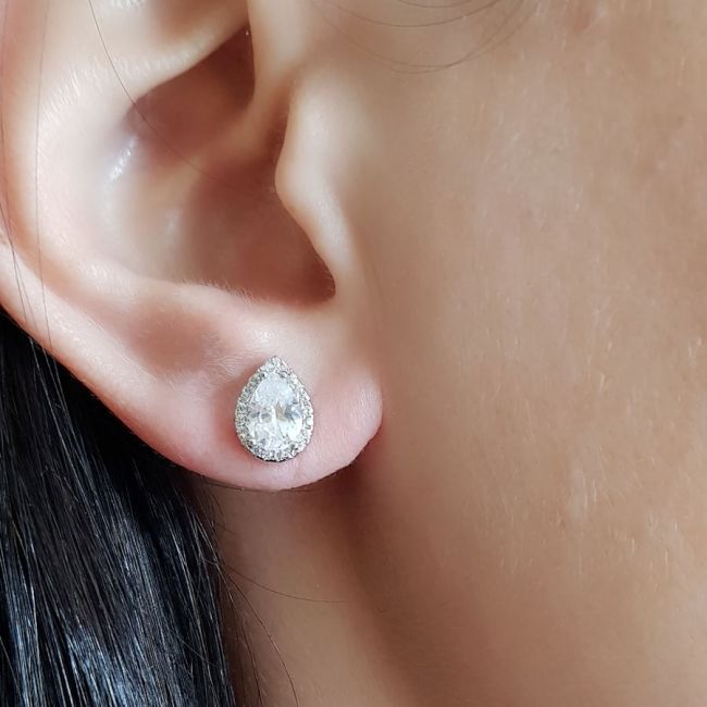 Damla Tektaş Çevresi Taşlı Gümüş Kadın Küpe - 2