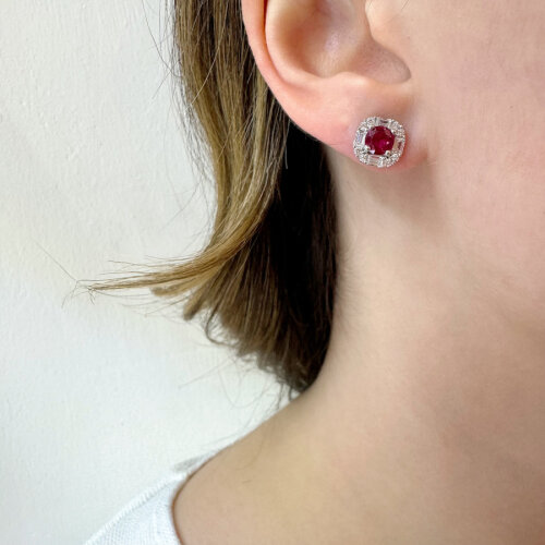 Ruby Baget Taşlı Tasarım Kadın Gümüş Küpe - CNG Jewels (1)