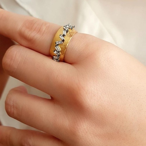 Tasarım Zikzak Baget Taşlı Gold Gümüş Bayan Yüzük - CNG Jewels (1)