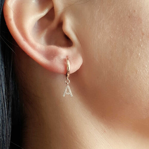 Taşlı Harf Sallantılı Gümüş Halka Küpe - CNG Jewels (1)