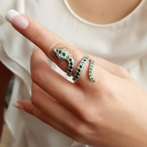 Zümrüt Taşlı Sarmal Yılan Gümüş Bayan Yüzük - CNG Jewels (1)